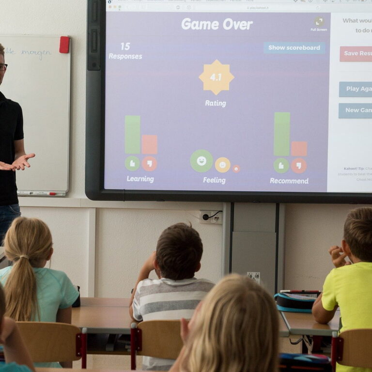 teacher-3765909_1920