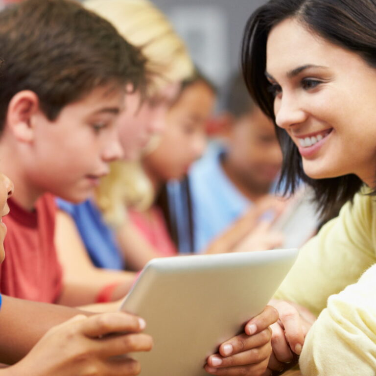 teacher_student_classroom_tablet